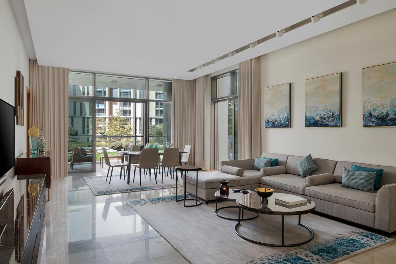 Banyan Tree Doha At La Cigale Mushaireb المظهر الخارجي الصورة A living room at the Ritz-Carlton, DIFC